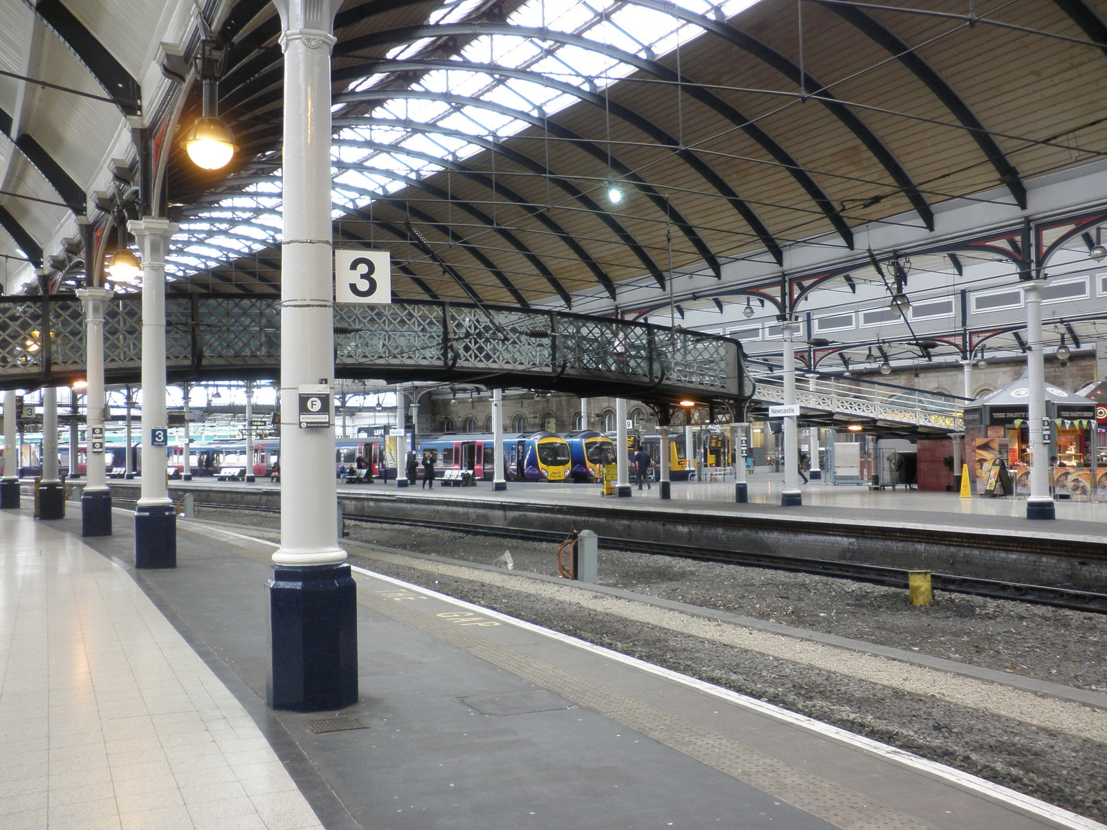 Photograph of Platforms 2 & 3 in Newcastle Central Station